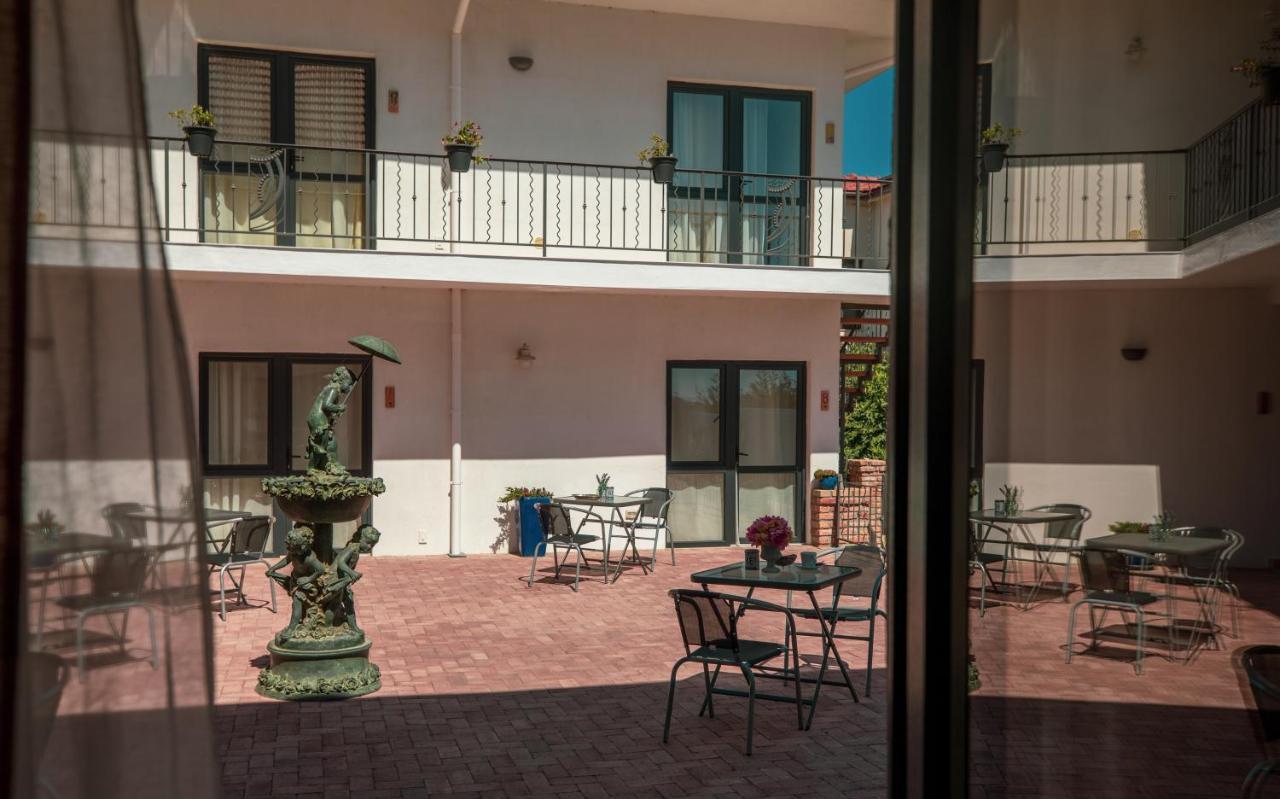 Sunny Border (Adults Only) Hotel Vama Veche Exterior photo
